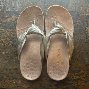 Vionic Gold Leather Flip Flops Size 6